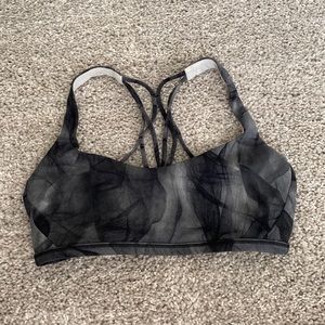 Lululemon Cross Sports Bra Black and Gray Size 6